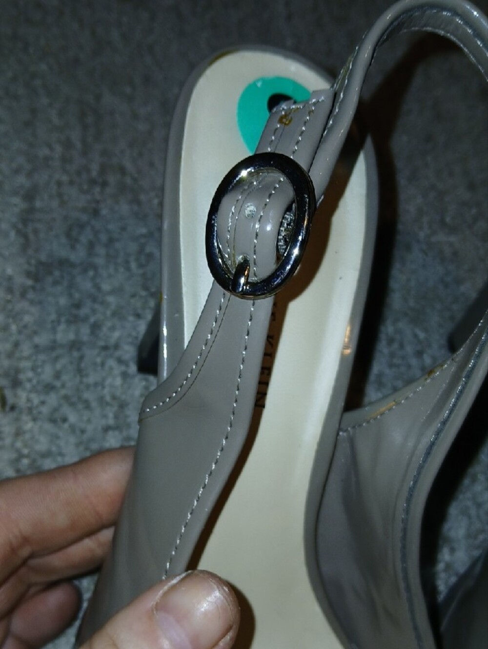 Anne Klein Womens Taupe Patent Leather Slingback Peep Toe Heels White Bow Sz: 8 - Picture 10 of 12